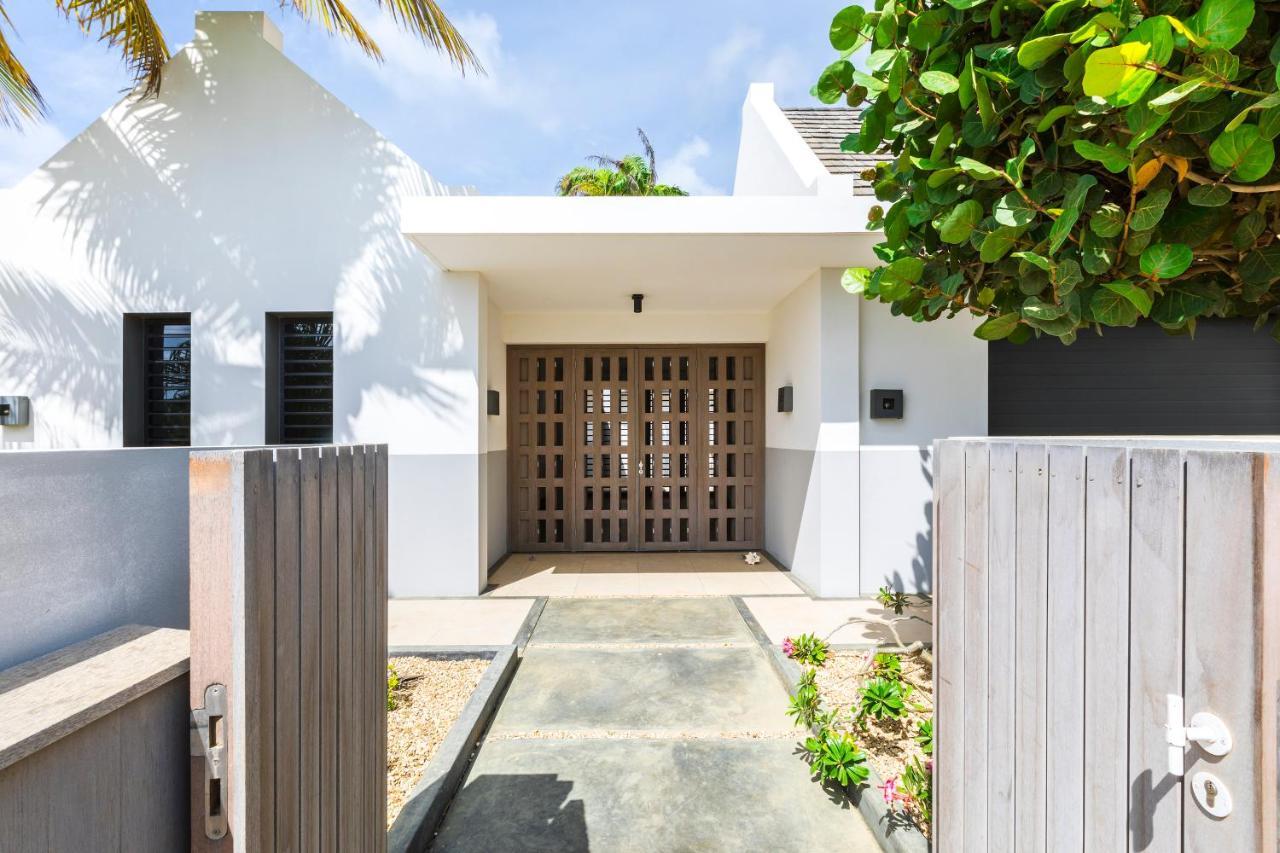 Villa Oceanfront 72 & Sunny Kralendijk Exterior foto
